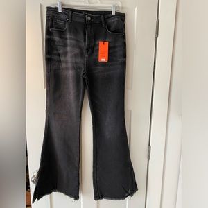 Risen black denim jeans